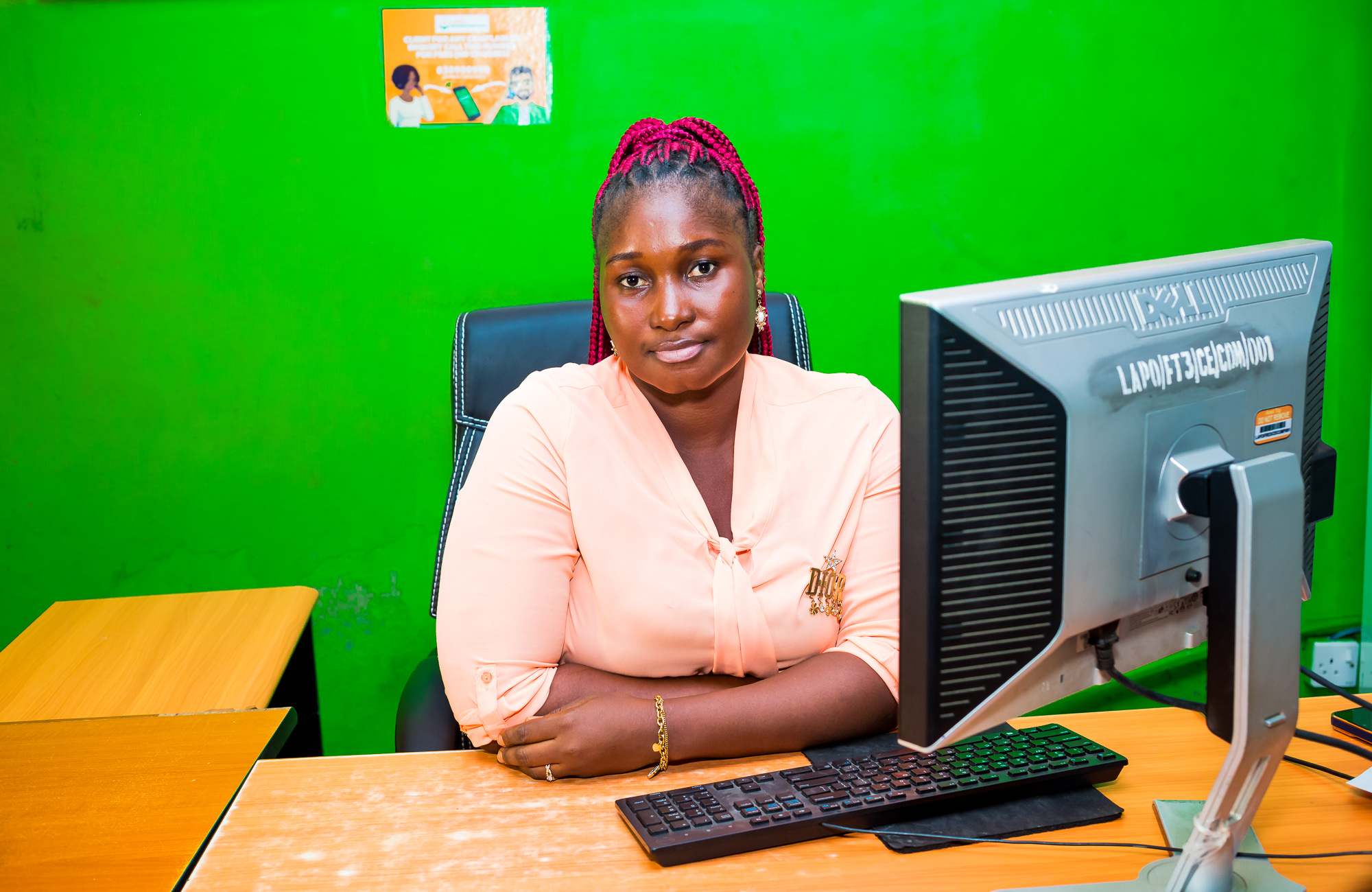 Consumer-Loan_Worker-lOAN